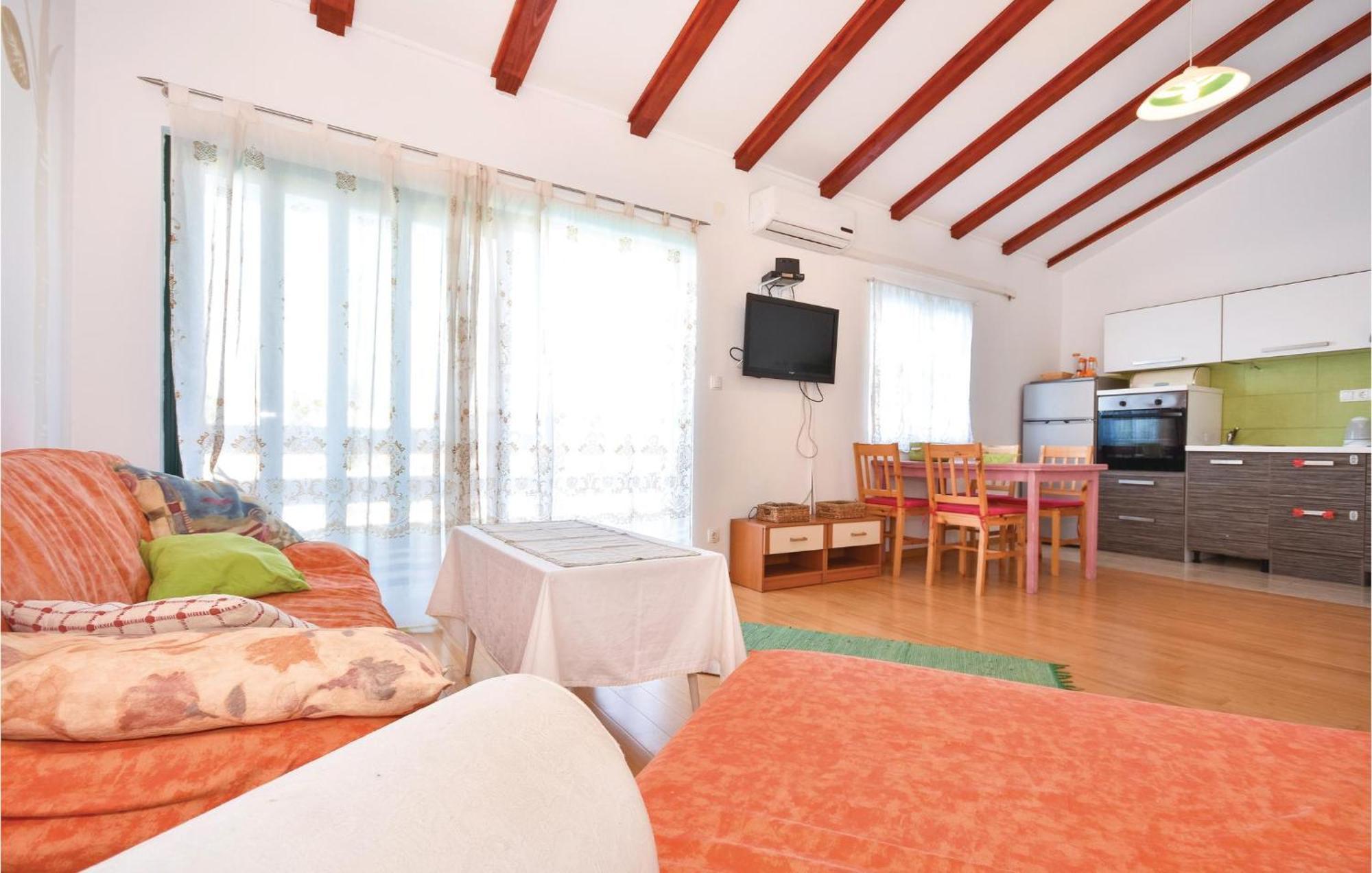 2 Bedroom Gorgeous Apartment In Stomorska Exterior foto