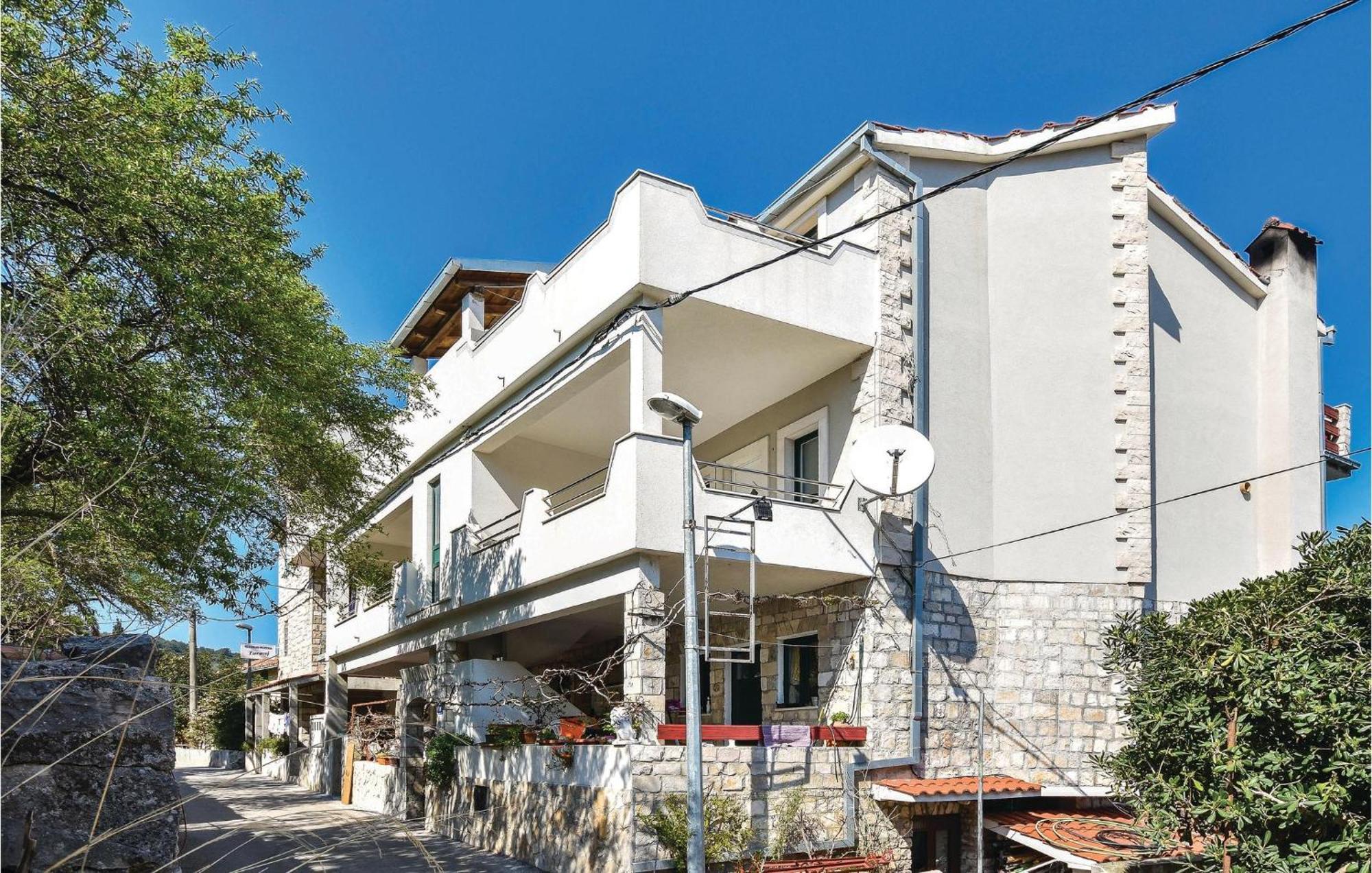 2 Bedroom Gorgeous Apartment In Stomorska Exterior foto